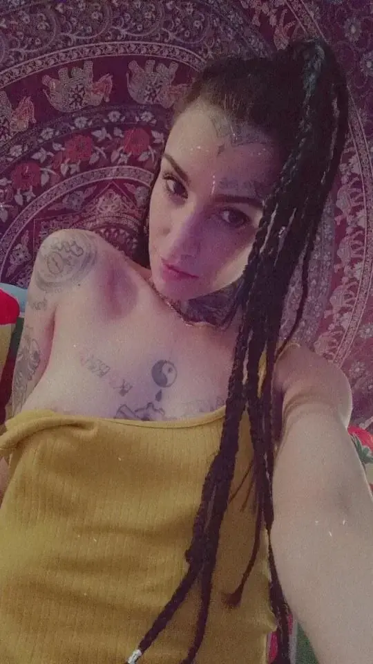 Leak & nude MYM — Coky : « média » (MYM)