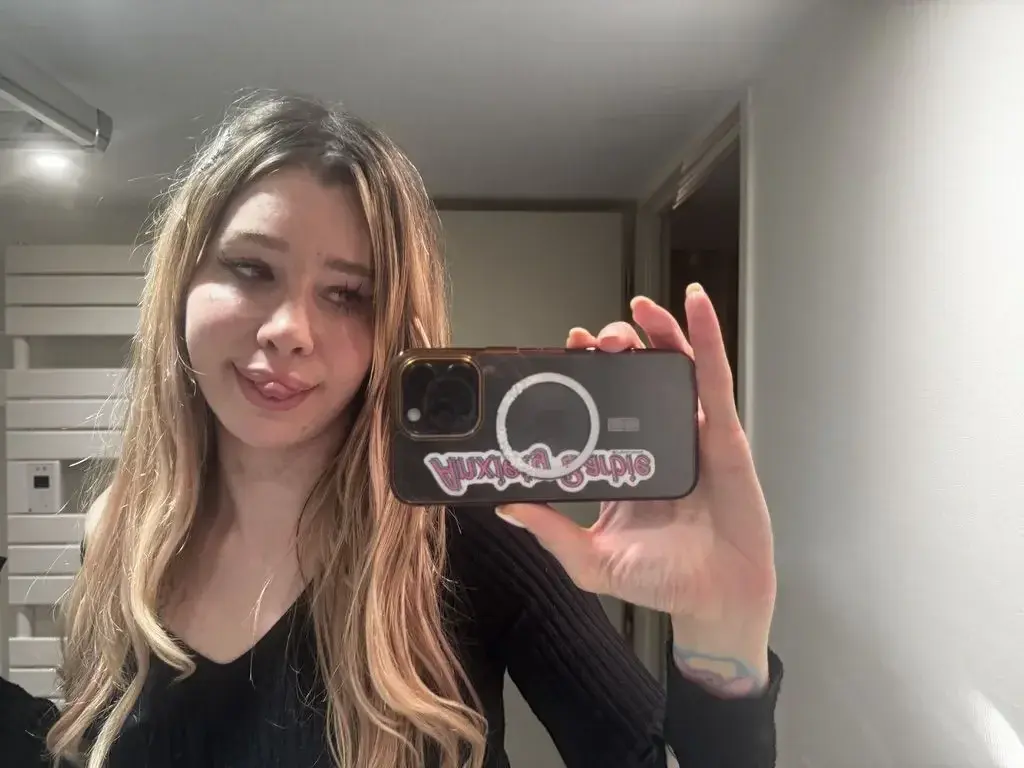 Leak & nude MYM — Bellehaze : « Rejoins moi avec le code 2026, ton abo a moins de 1€ 🥰 » (MYM)
