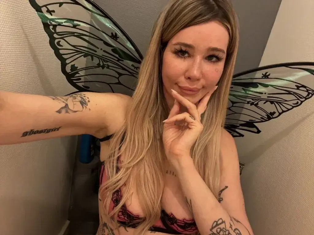Leak & nude MYM — Bellehaze : « Si tu veux en voir plus... Ton abonnement à moins de 1€ avec le code : 2026 💕 » (MYM)