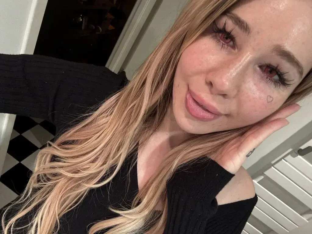 Leak & nude MYM — Bellehaze : « Rejoins moi avec le code 2026, ton abo a moins de 1€ 🥰 » (MYM)
