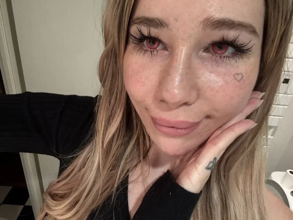 Leak & nude MYM — Bellehaze : « Rejoins moi avec le code 2026, ton abo a moins de 1€ 🥰 » (MYM)