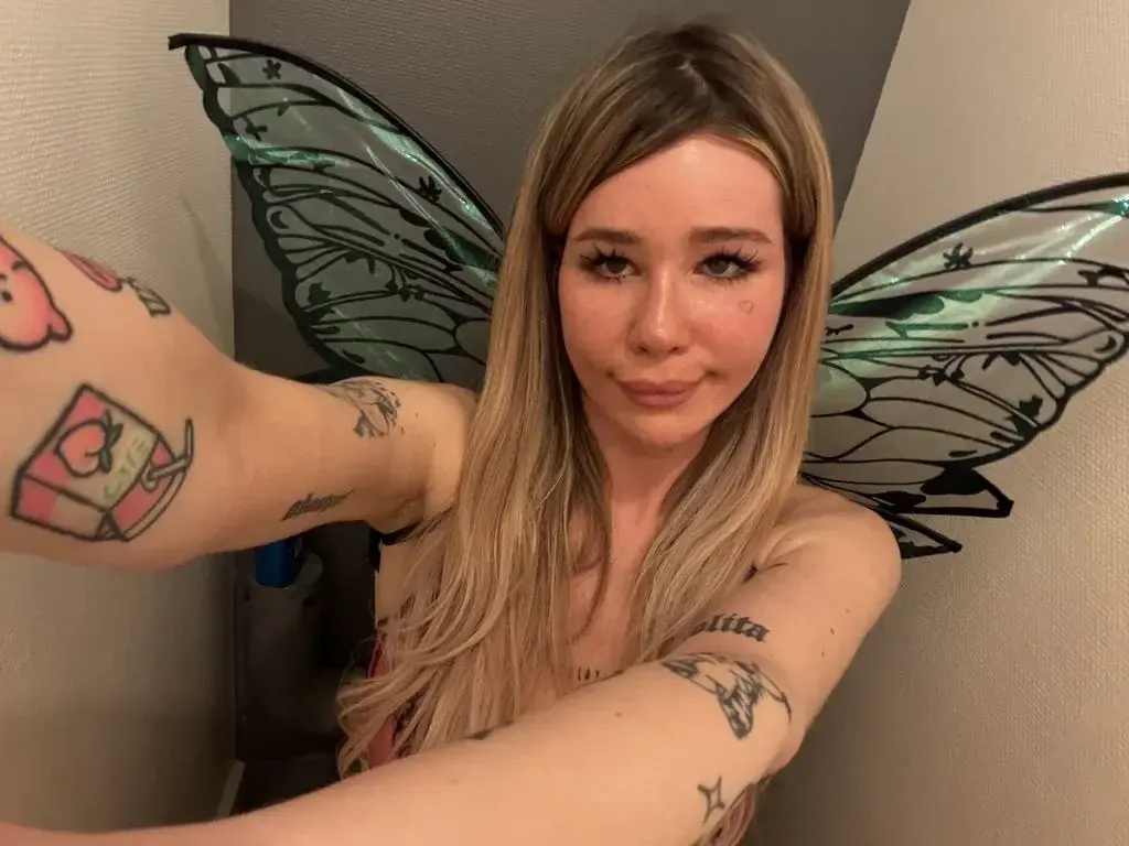 Leak & nude MYM — Bellehaze : « Si tu veux en voir plus... Ton abonnement à moins de 1€ avec le code : 2026 💕 » (MYM)