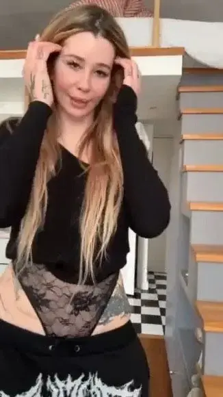 Leak & nude MYM — Bellehaze : « Rejoins moi avec le code 2026, ton abo a moins de 1€ 🥰 » (MYM)