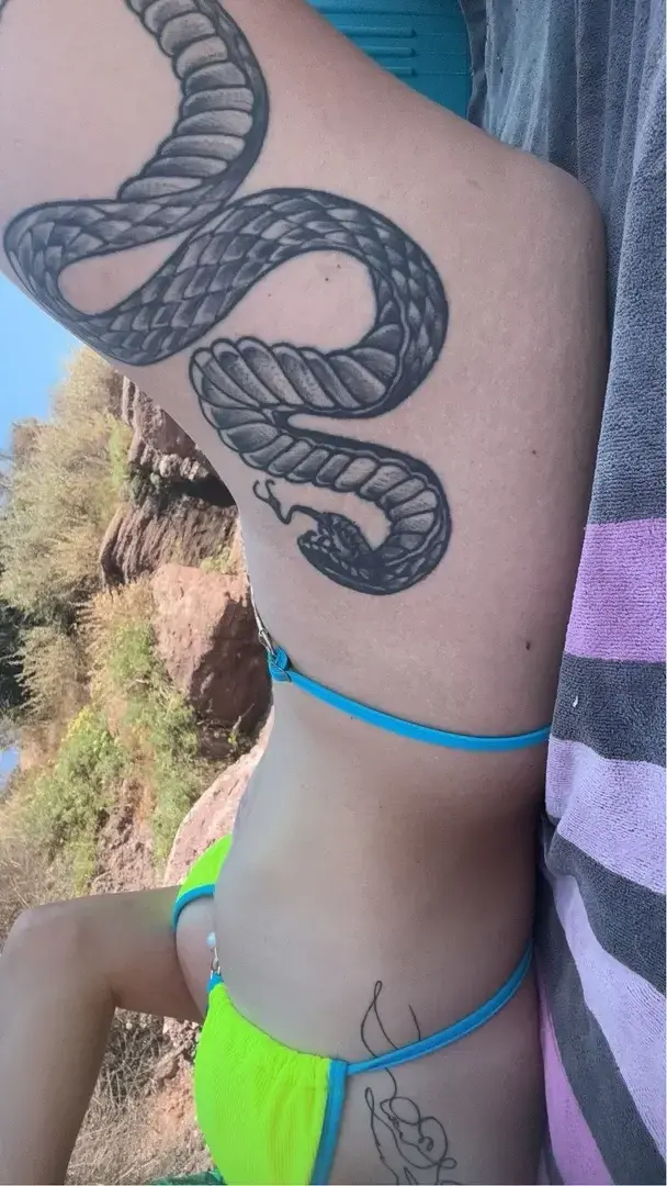 Leak & nude MYM — Sex_cy : « #swimwear #sexy #bigass #thick #snake » (MYM)