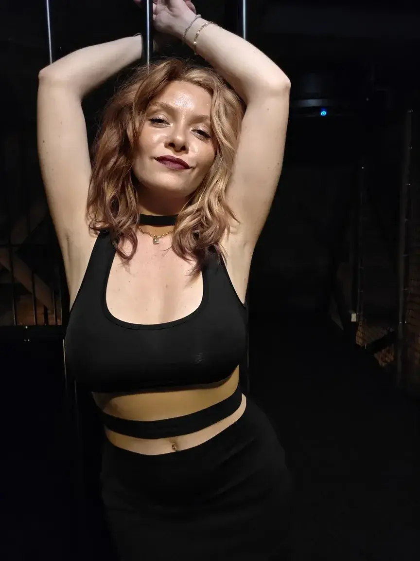 Viens me voir en privé comment je pourrai être coquine pour toi. L'abo est gratuit 😍