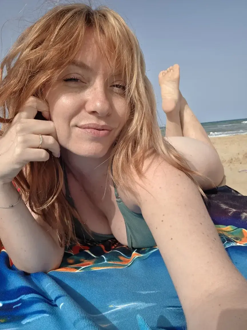 Leak & nude MYM — gindy : « Envie de t'amuser ? Rejoins-moi en privé, je suis d'humeur coquine 😈🔥 » (MYM)