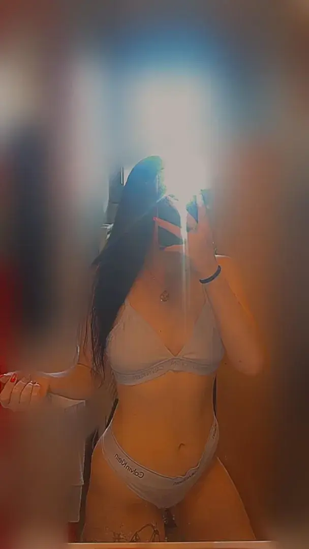 Mae33240 - Photo exclusive MYM 2 | French Modèles