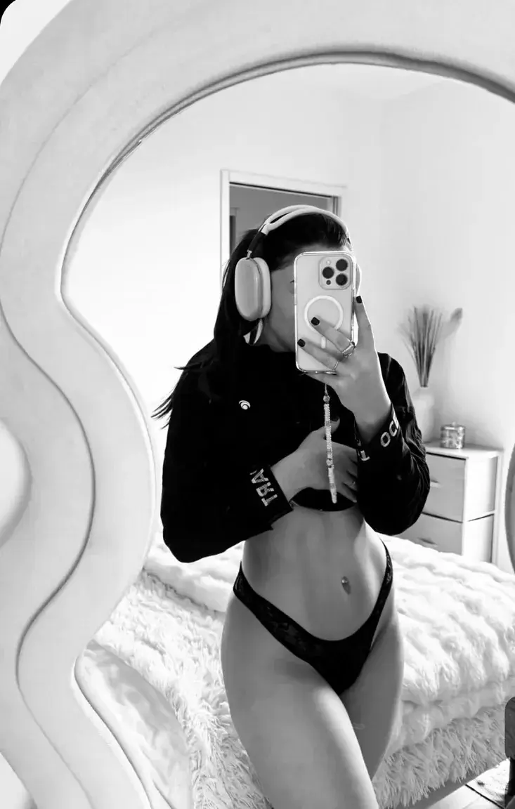 Leak & nude MYM — Melodymoodsecret : « J- 17 du November challenge : -3kg 💪🏼✨#fitnessmotivation #sportchallenge #fitness #bodyinprogress » (MYM)