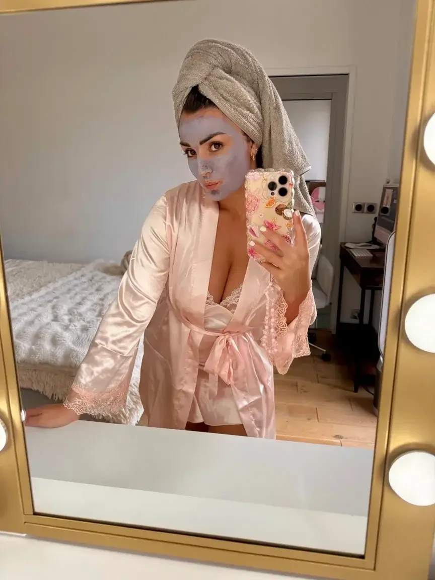 Leak & nude MYM — Melodymoodsecret : « Soirée cocooning 🧖🏼‍♀️ » (MYM)