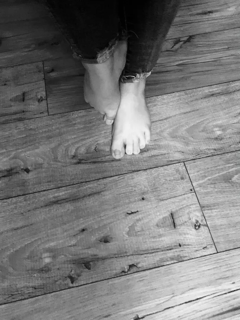 Leak & nude 3 — Petit-pieds