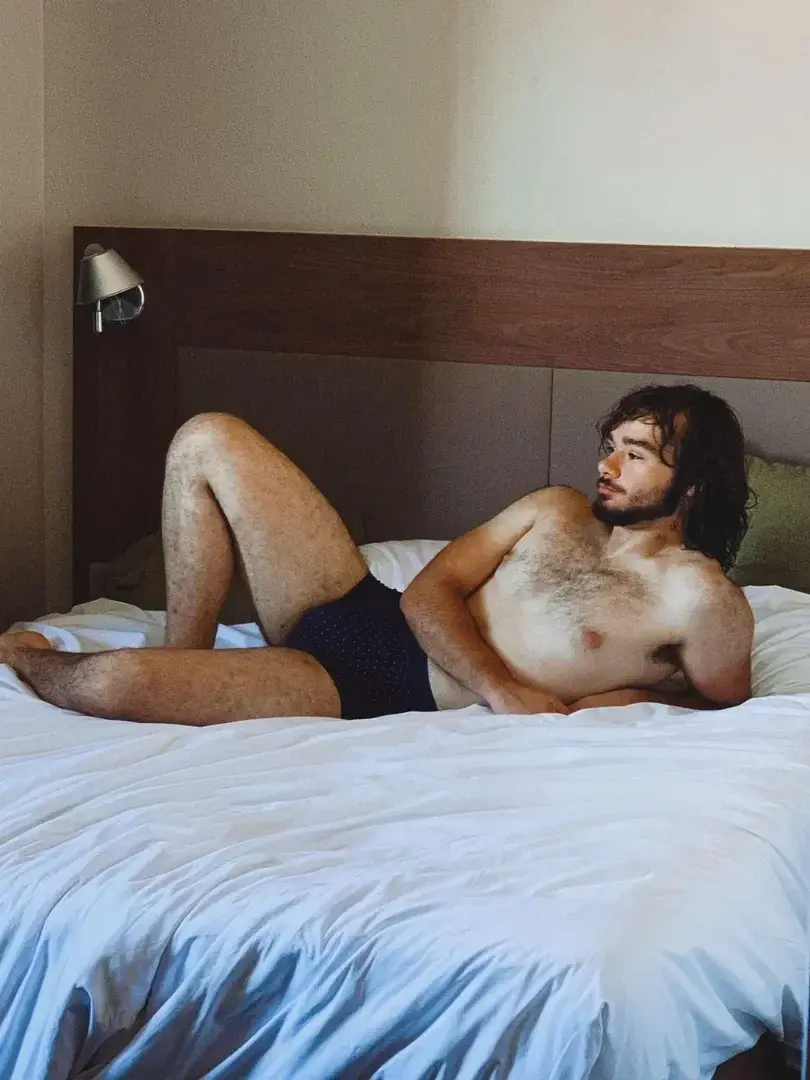 Leak & nude 1 — Uvaro