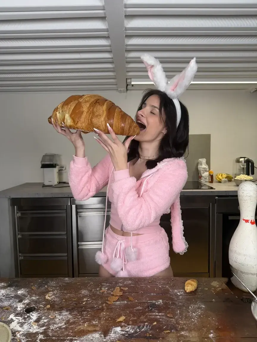 Leak & nude MYM — Bunnyfly : « Je t’attends en pv » (MYM)