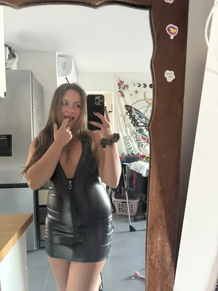 Leak & nude MYM — justineangela : « Coucou » (MYM)
