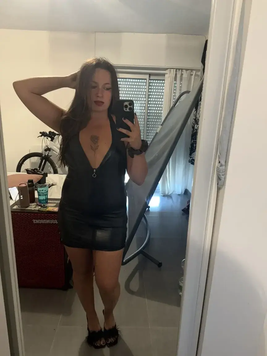 Leak & nude MYM — justineangela : « T’aime le cuir ? » (MYM)