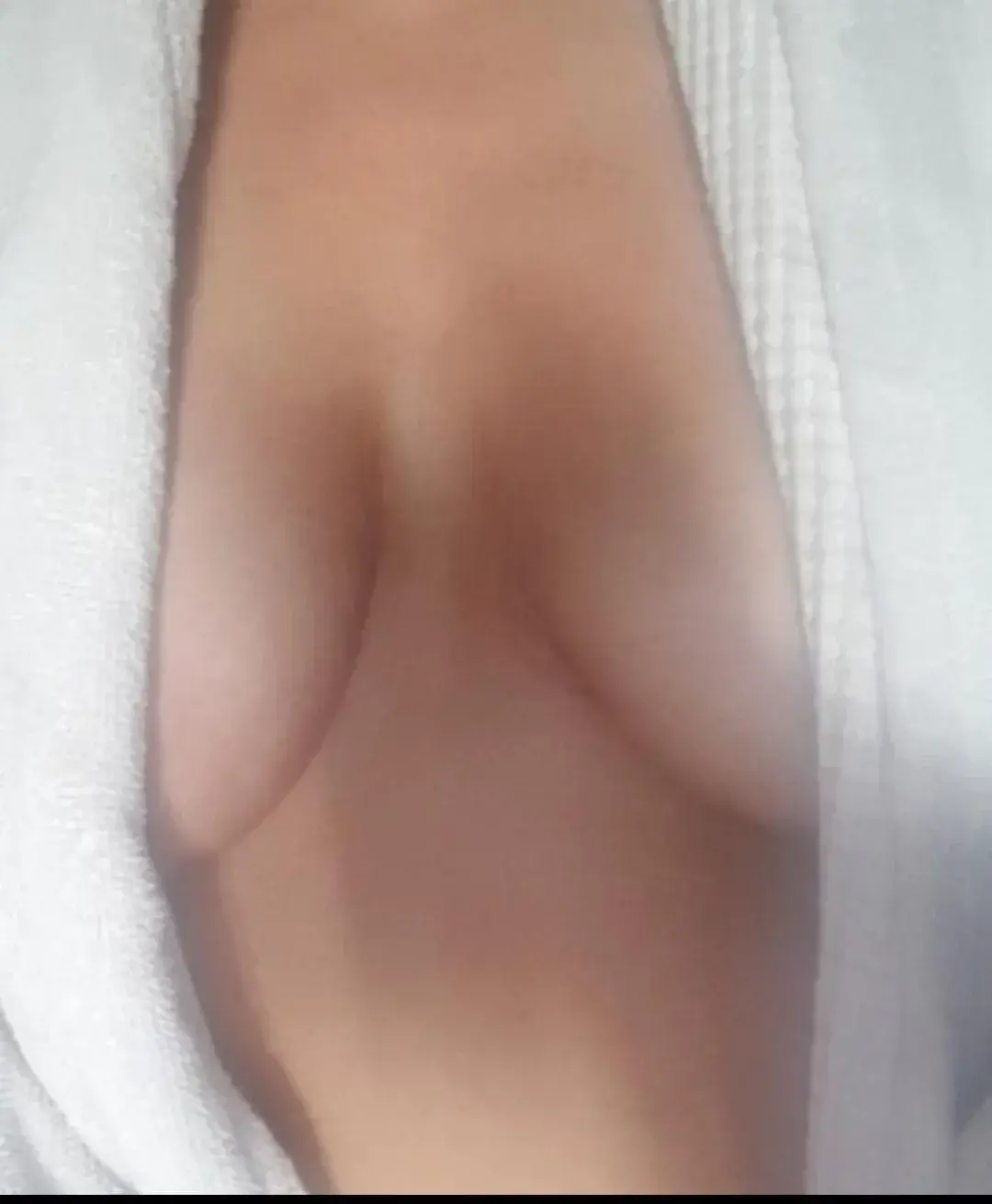 Good morning  bonjour à tous .... prête pour aller prendre ma douche ....qui veut voir ?