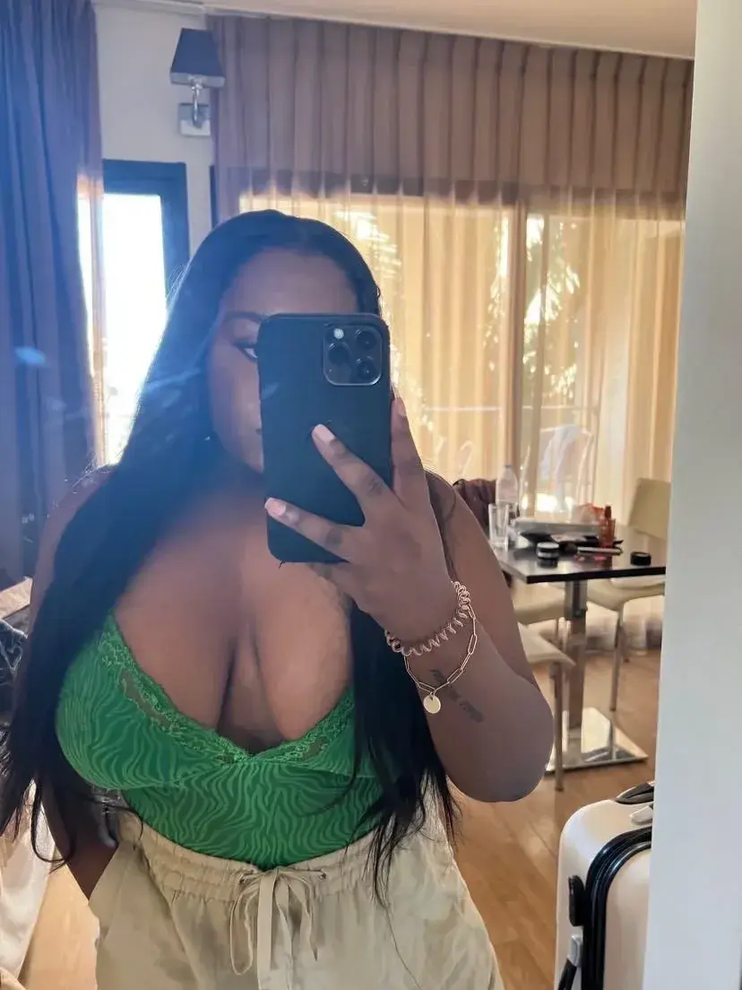 Leak & nude 3 — Yvyyava