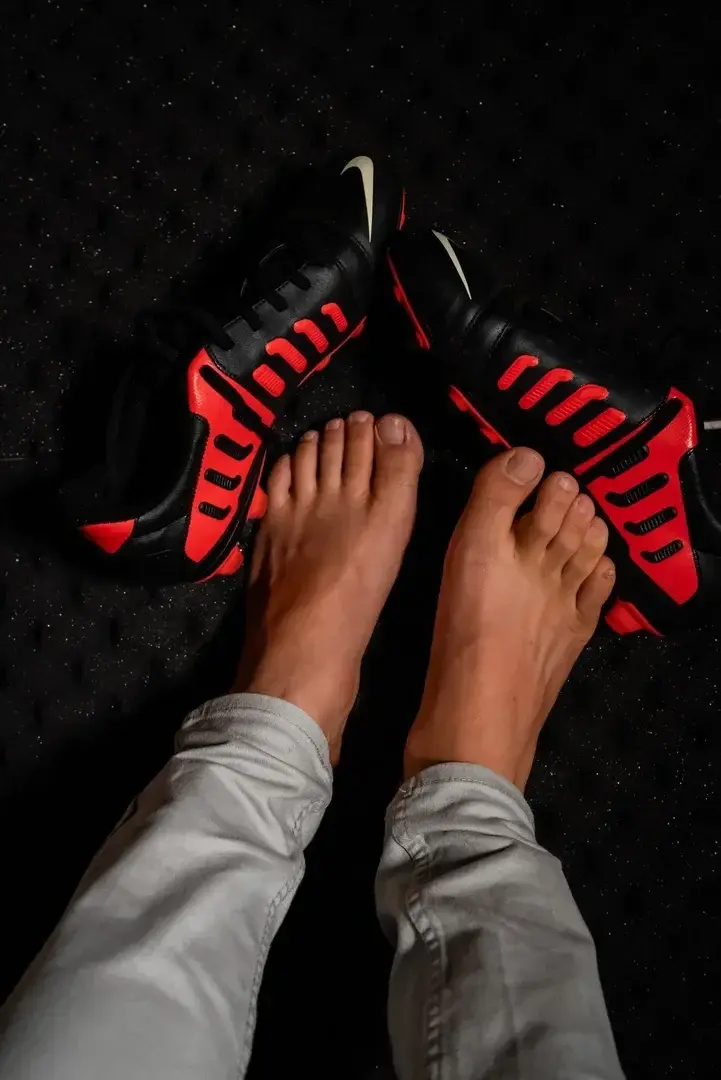 Leak & nude 3 — Twinksneakers