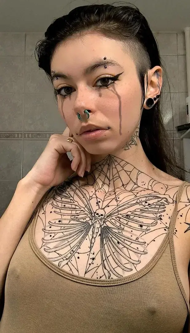 Plantecarnivore - Photo exclusive MYM 3 | French Modèles