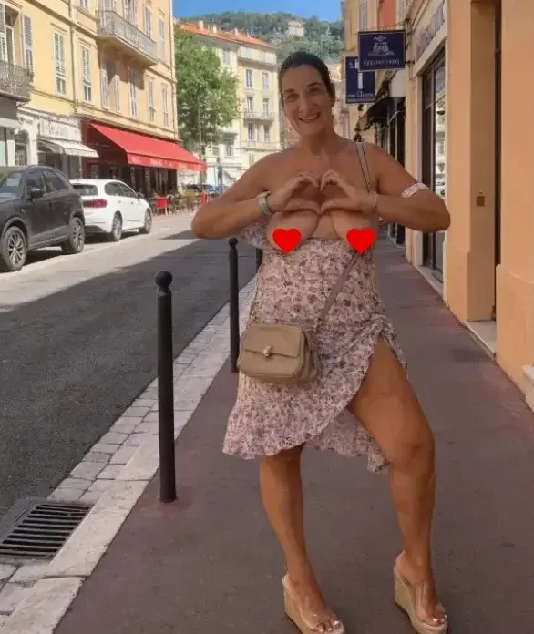 En exhibition dans les rues de ma ville👀