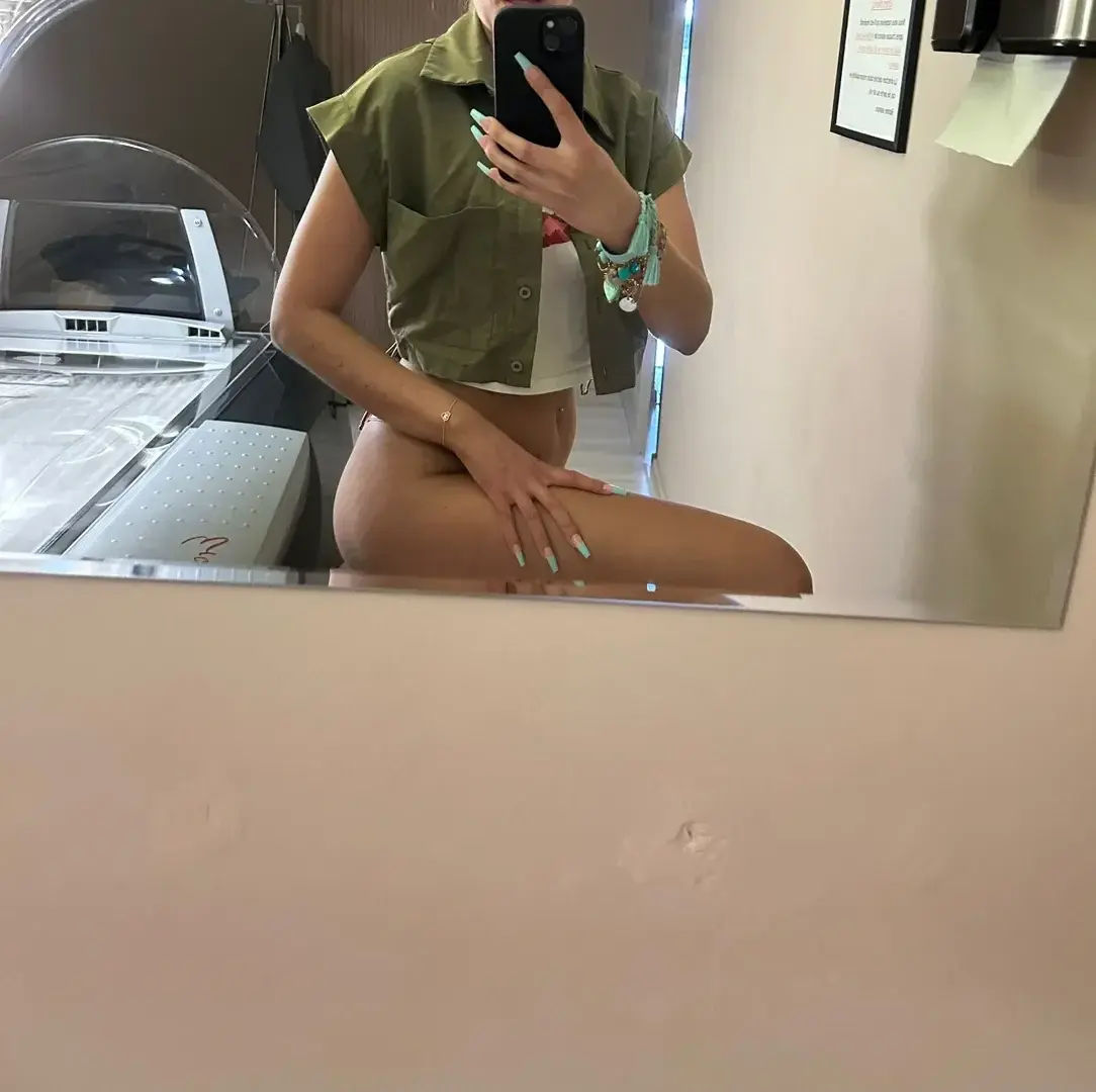 Leak & nude MYM — Valoucamx : « média » (MYM)