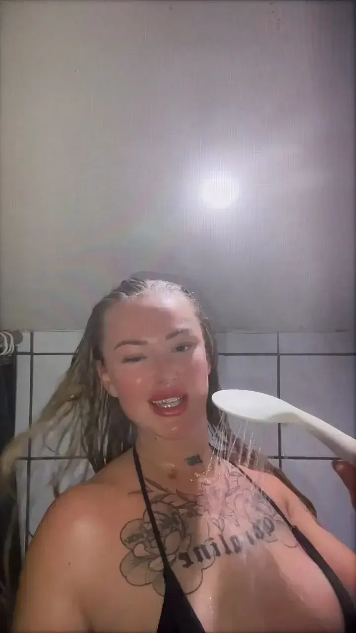 Leak public de Baby_helena — « description de la photo » (nude) sur MYM