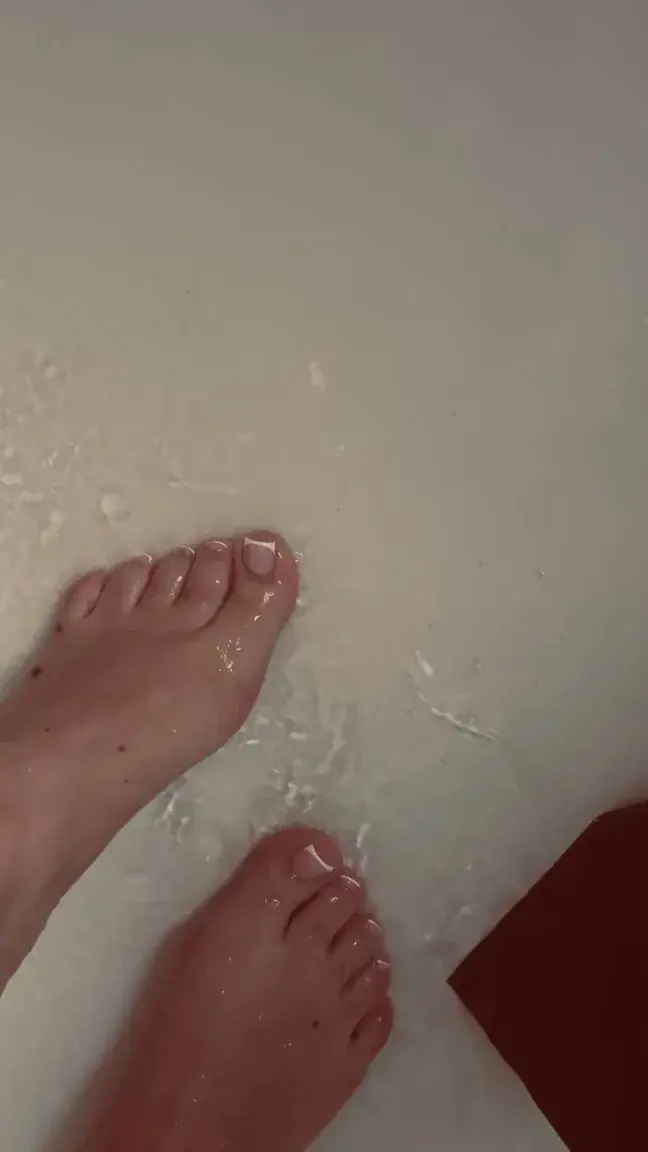 Je vous attends en privé 🦶