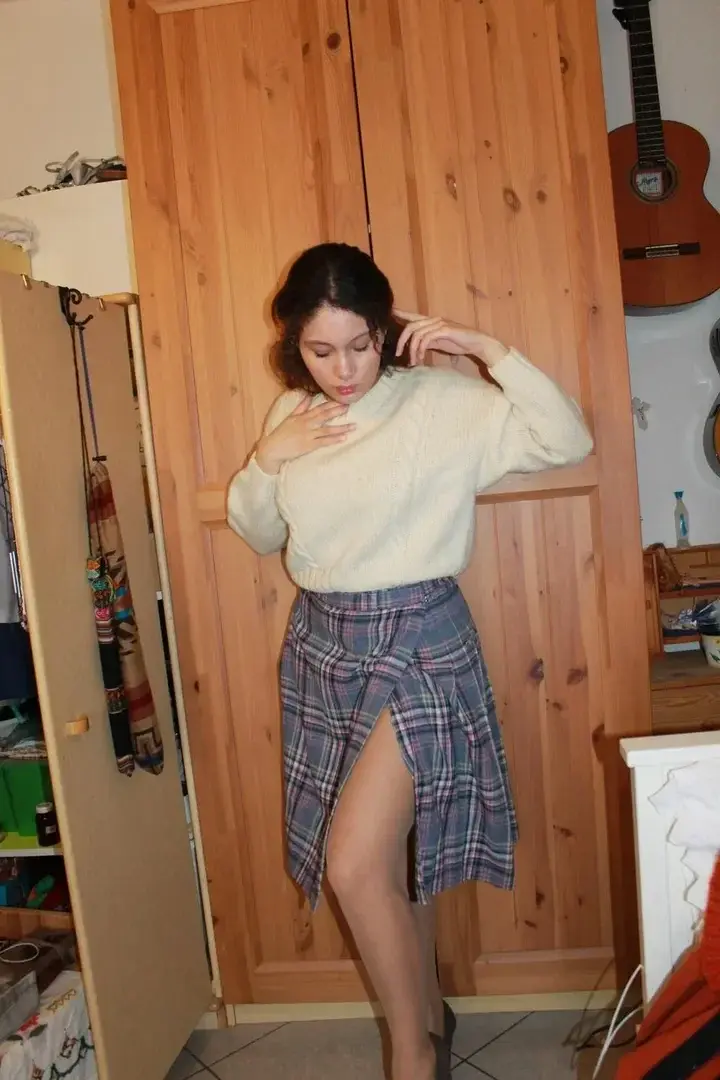 2022-03-02Day 10EXCLUSIVE PICTURE, BEHIND THE SCENESThis is an exclusive picture from the shooting I made (self-portraits) for my Color Matching Method examples in The 13 Cycle: Style is Art. I am telling the story here on MYM, so if you didn't subscribe yet... hurry up!Thanks for supporting me in any case.Bye bye!