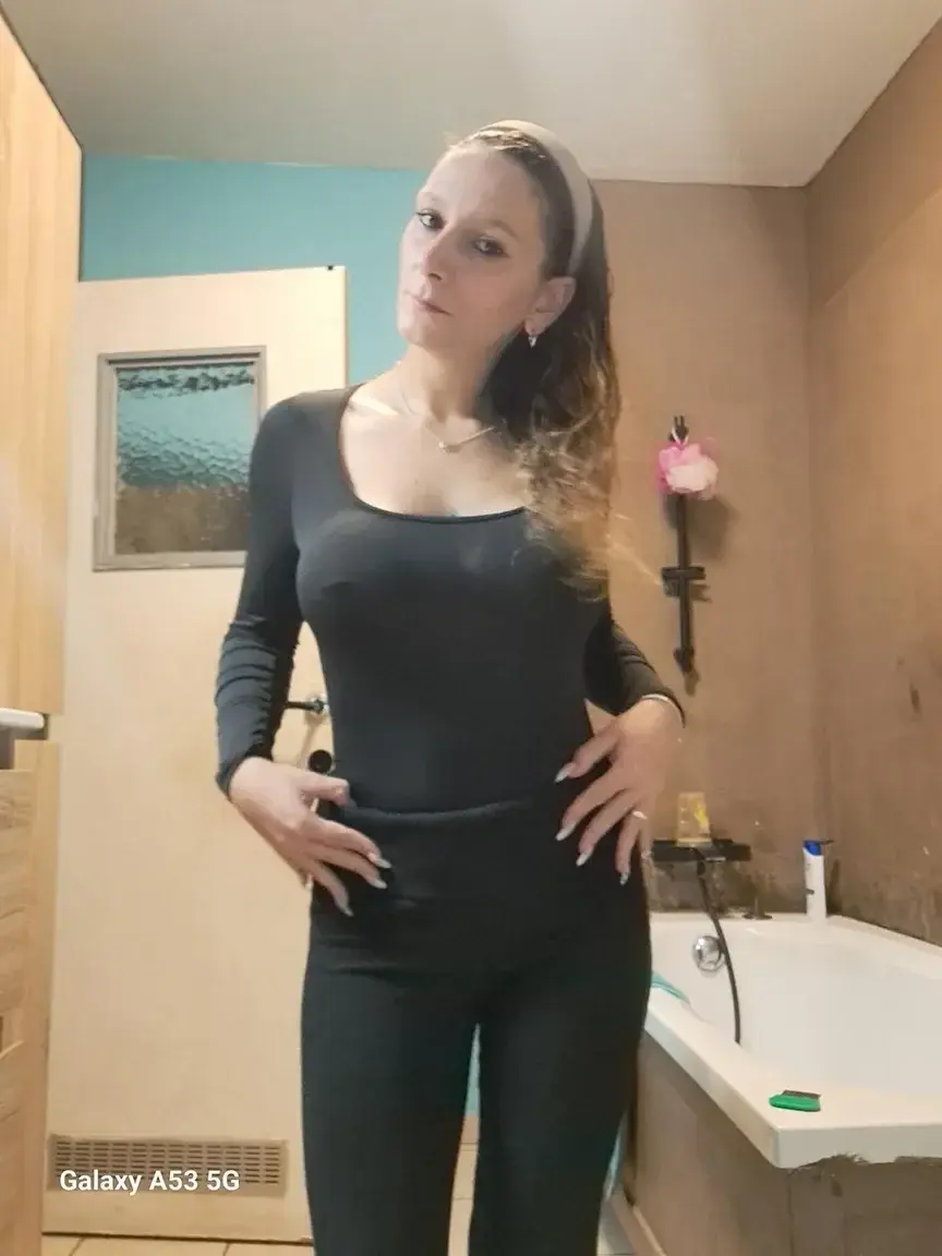 A_ngella — média 10 | French Modèles