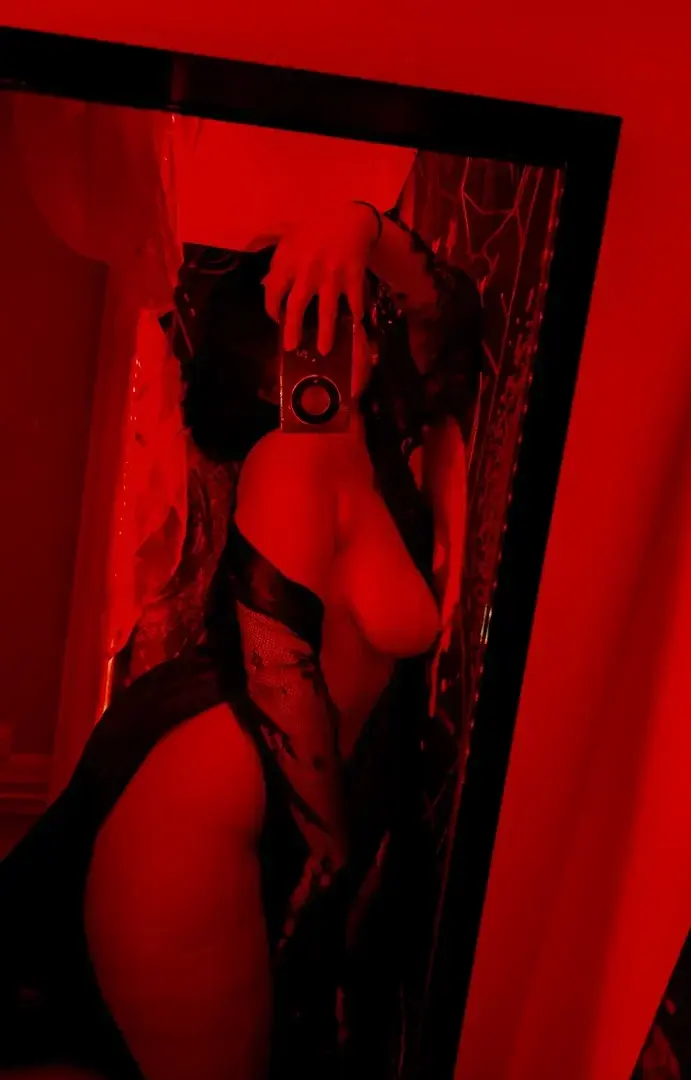 Leak & nude 1 — une_petite_humaine