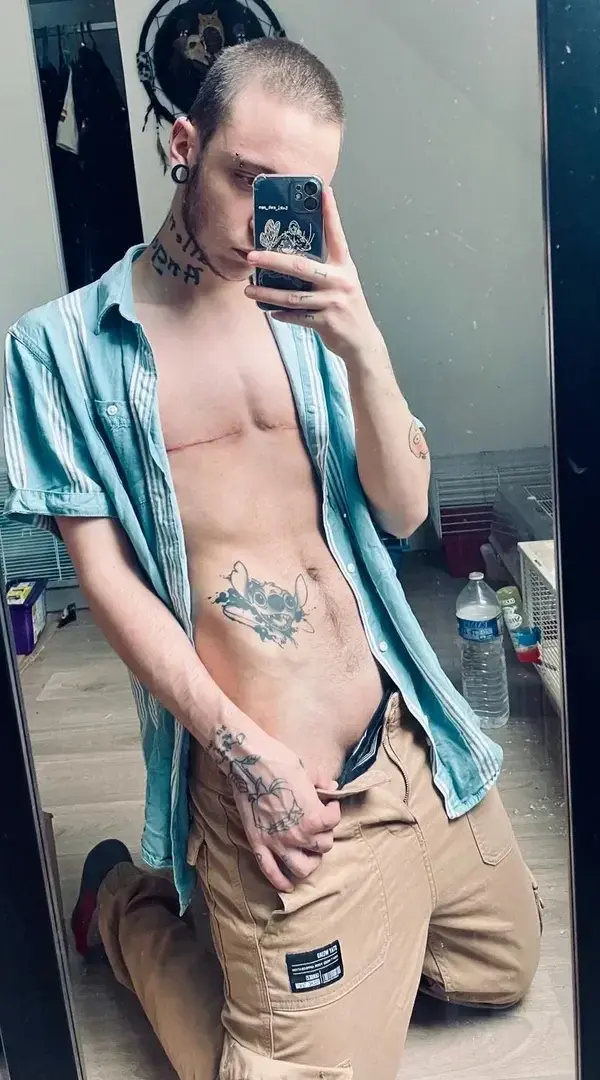 Leak & nude MYM — Loki_rat_man : « Tu m’accompagnes sous la douche ? ✨🤫 » (MYM)
