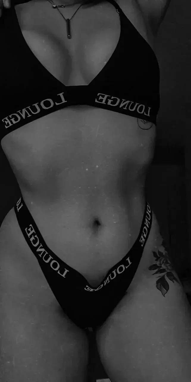 Leak & nude 5 — Lizzie_