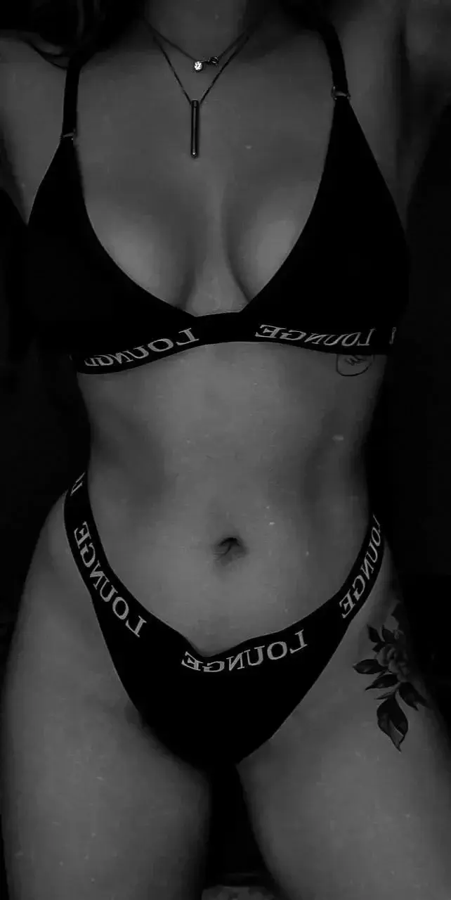 Leak & nude 6 — Lizzie_