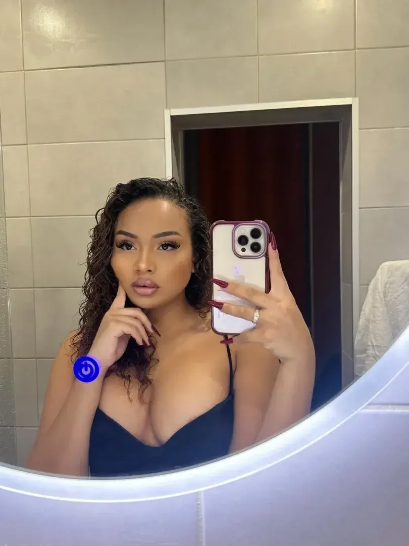 Bossy - Photo exclusive MYM 3 | French Modèles