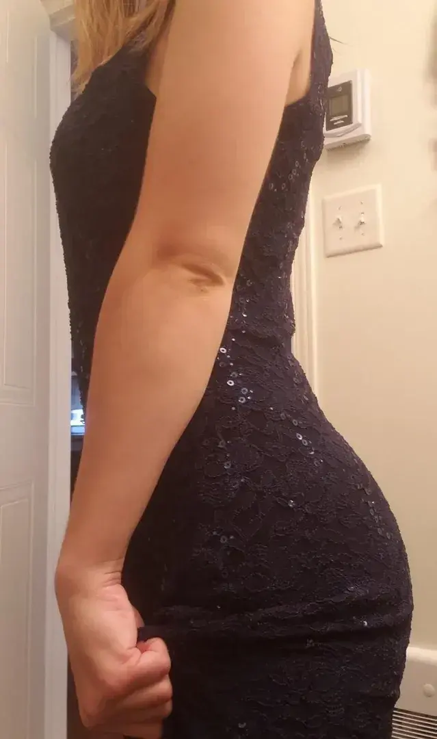 This dress suits my ass so nicely 😍