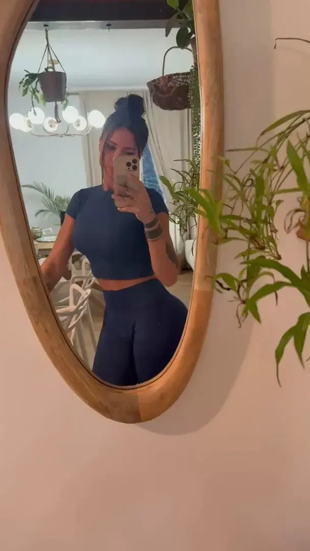 Leak public de Agatheaupro — « description de la photo » (nude) sur MYM