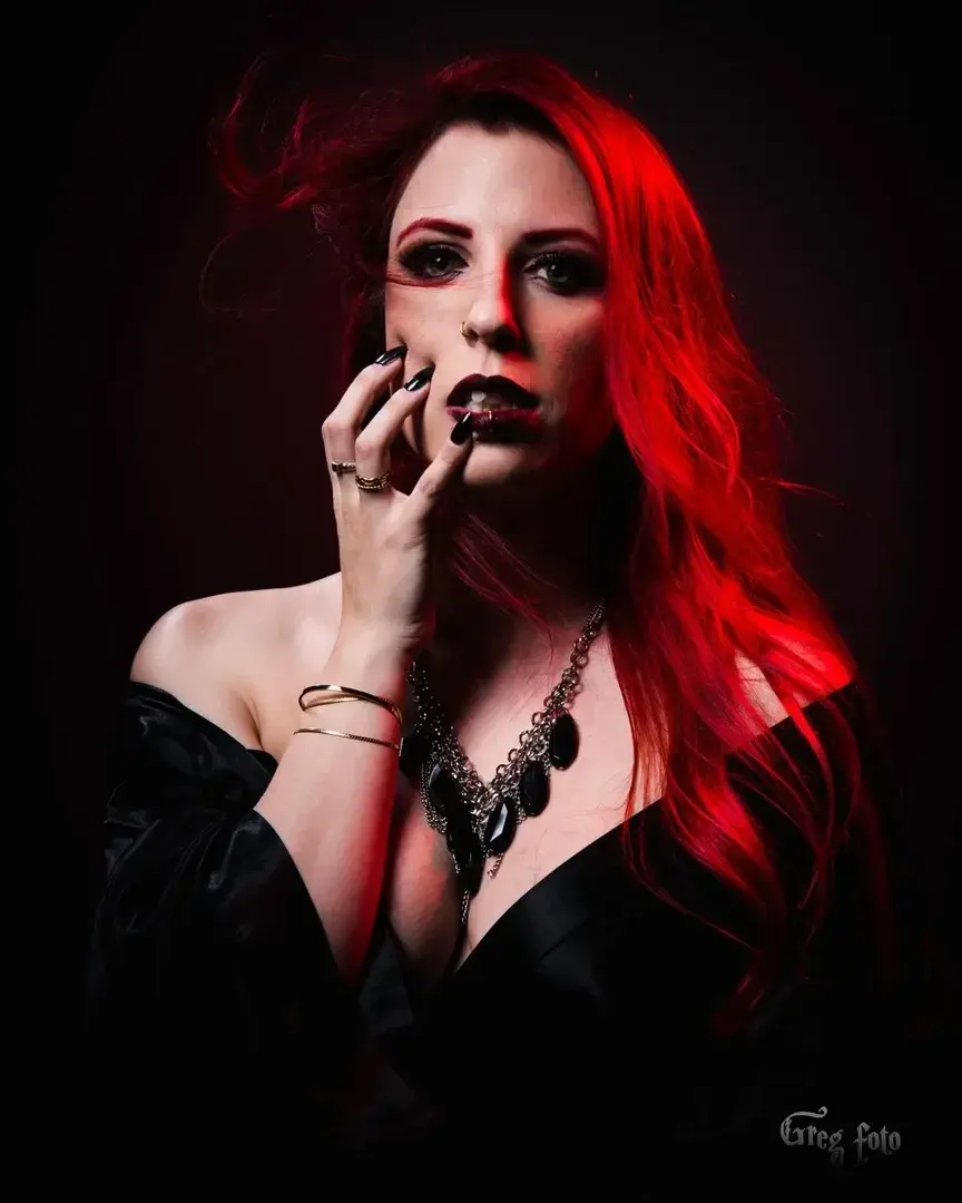 Leak & nude 1 — Capricecarmine
