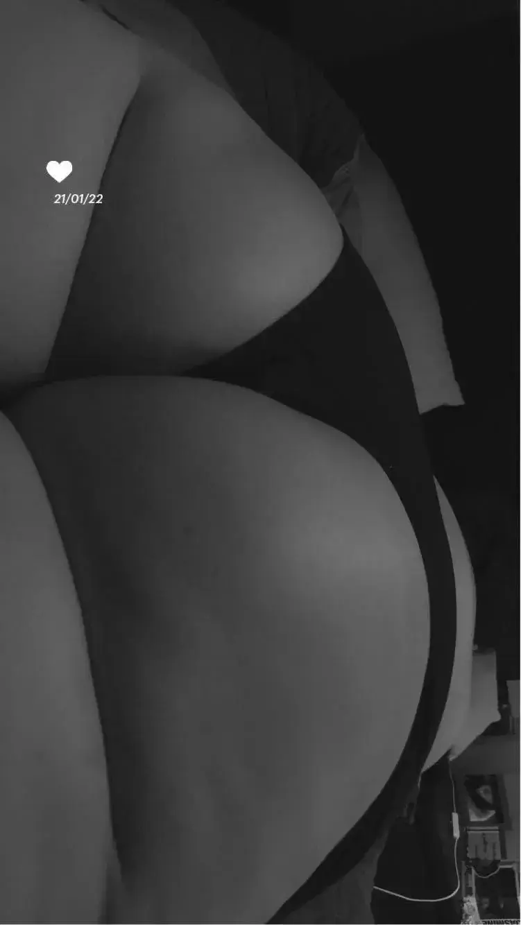 Leak & nude MYM — Curvycass : « média » (MYM)