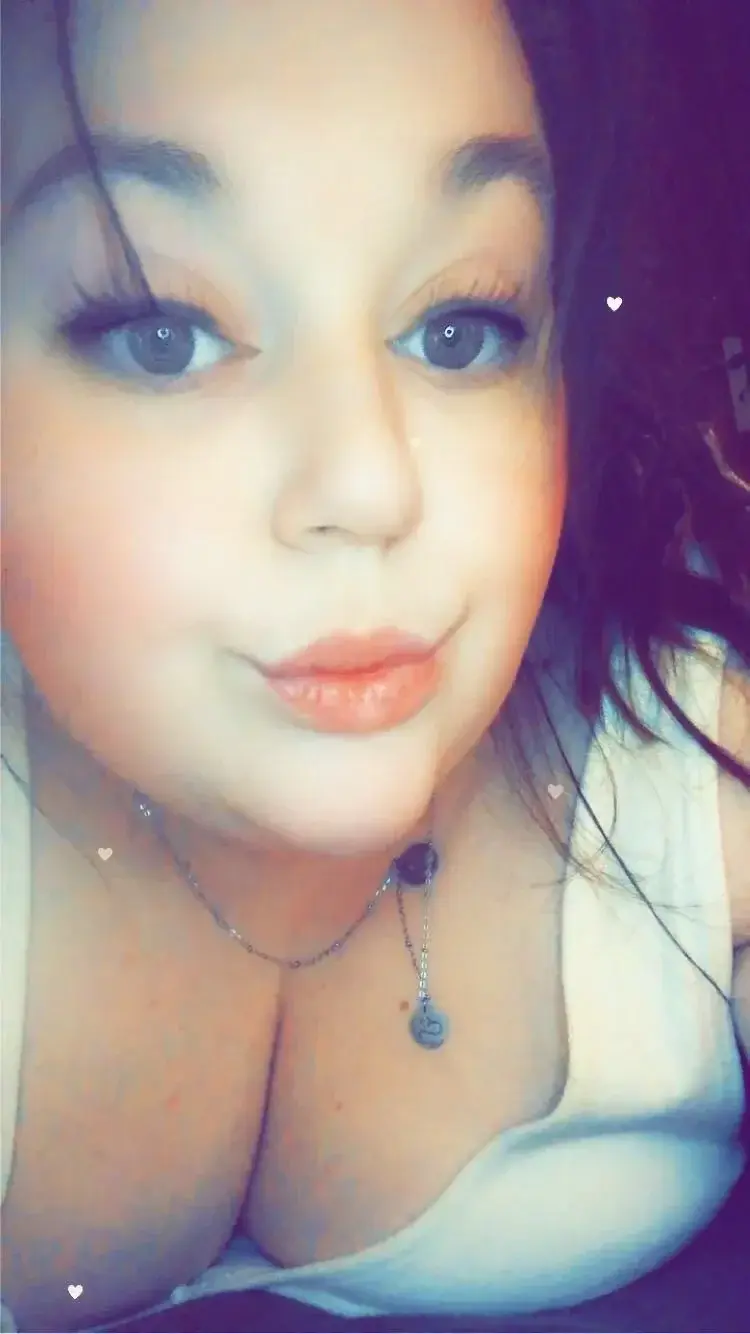 Leak & nude MYM — Curvycass : « Qu’aimes-tu chez moi ? Dis le moi en privé! Et bien sûr pour tout abonnement vous recevez un cadeau en privé 😘😛 alors ne rate pas ça !💕 » (MYM)