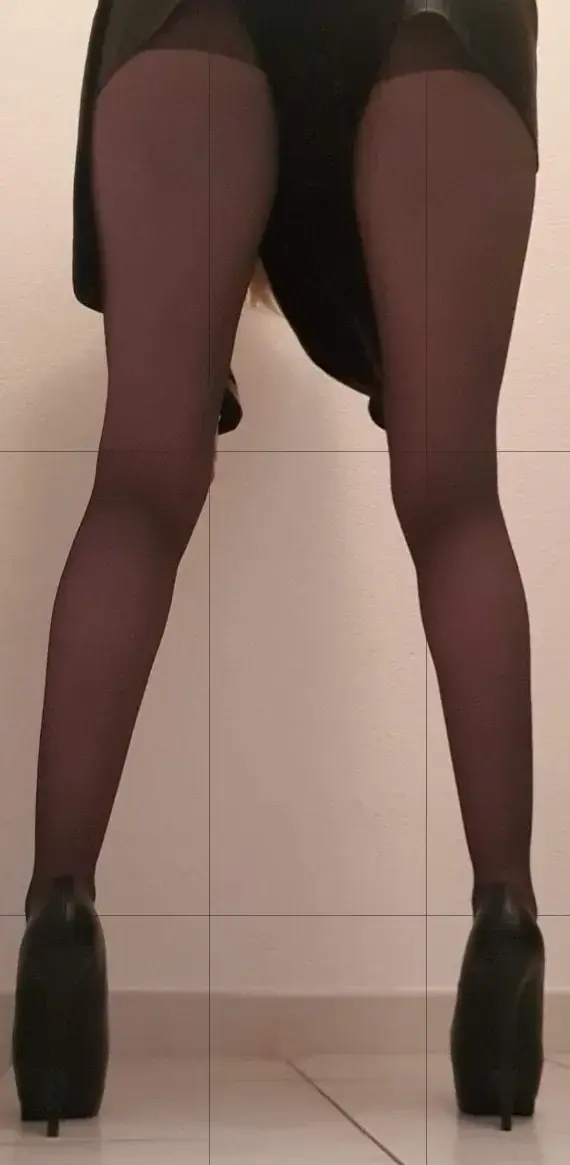 Leak & nude 2 — Fetichiste_cuir_et_talon