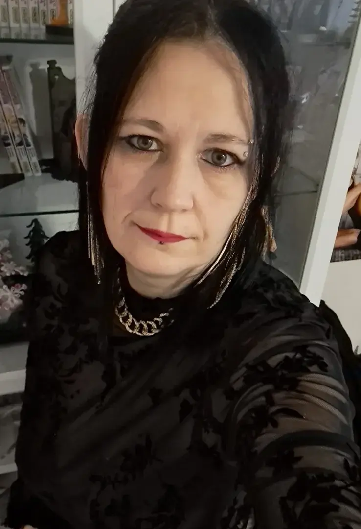 Leak public de Sakura_selina — « Bon réveillon et une bonne année 2024Bisous mes chéris 😗 » (nude) sur MYM