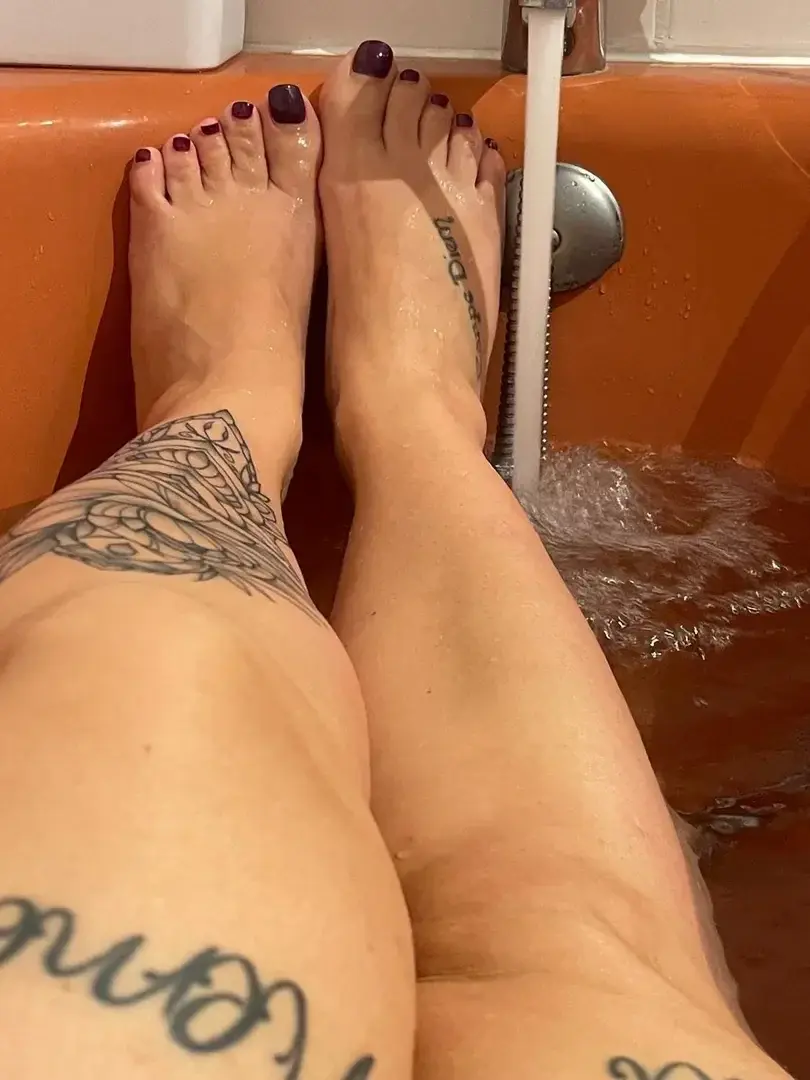 Bath time#sexyfeet #feet #tattoo