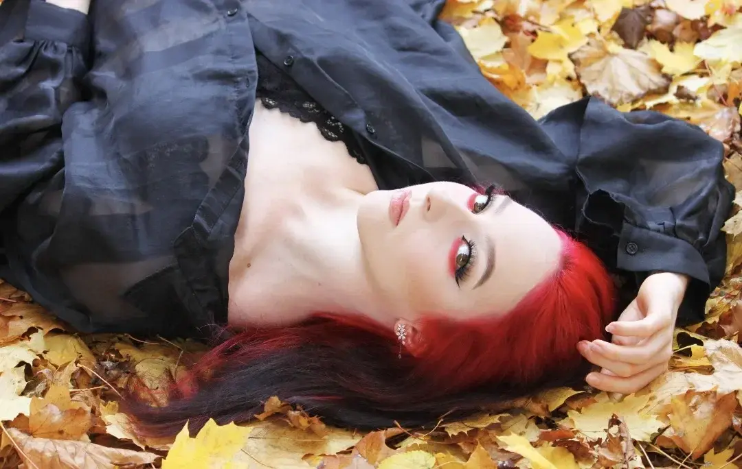 Autumn leaves 🍂Follow me for hot pics 💋