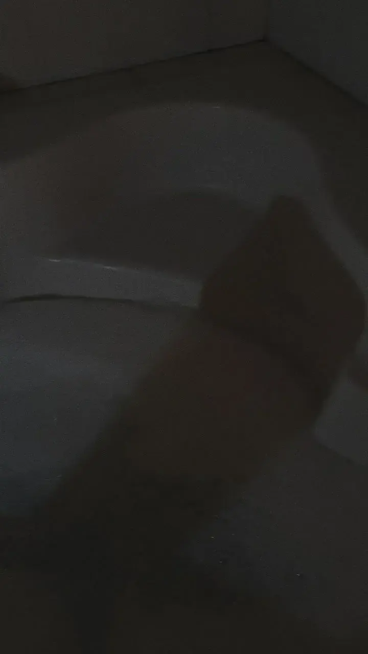 Devine quoi ? Tu peux me voir toute nue et prendre du plaisir si tu t’abonnes! Rejoins moi !