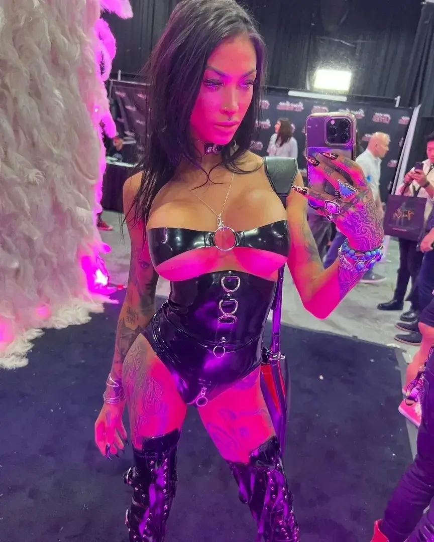 Allez-vous l'ouvrir ?Regardez la photo et vous comprendrez 😈Et dites-moi ce que vous ferez dans les commentaires 🙈