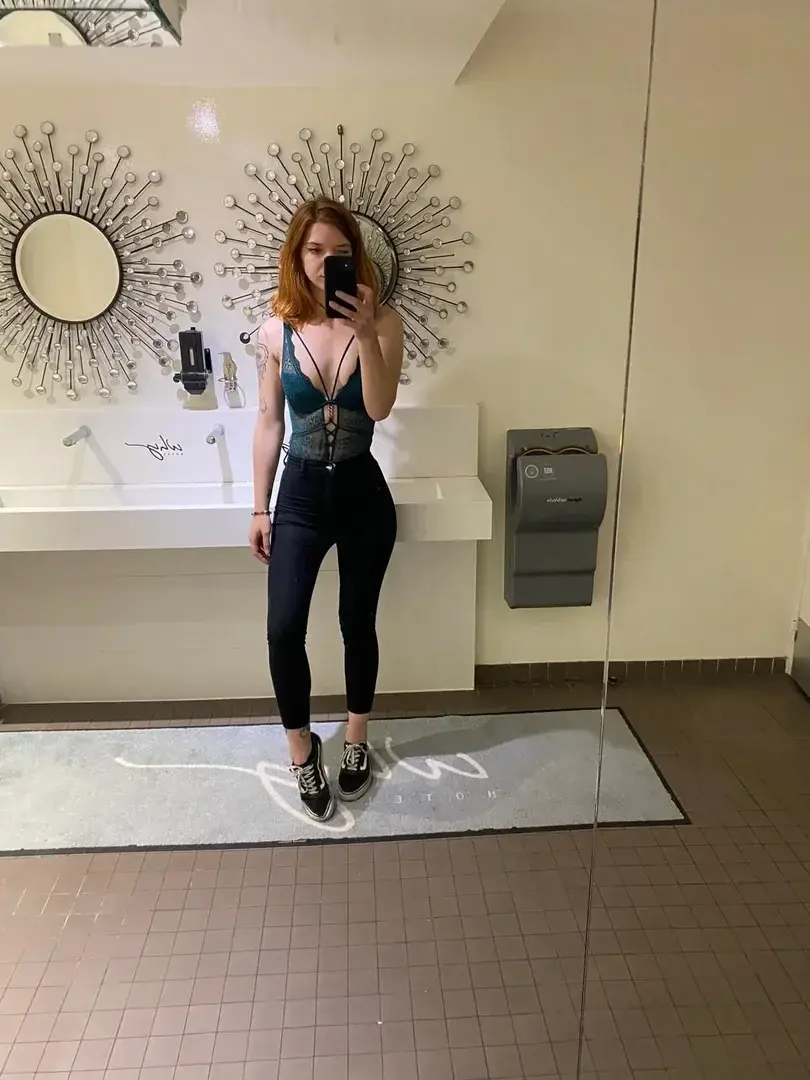 Leak & nude MYM — Zadigjones : « média » (MYM)