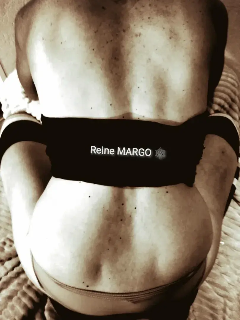 Soumise Rpar Reine MARGO 🕸️