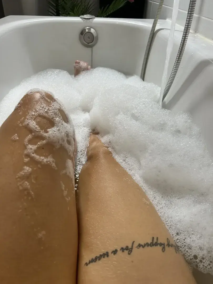 Verpass nicht mein neues Video ! Kommt heute 18 Uhr online 💕🥵