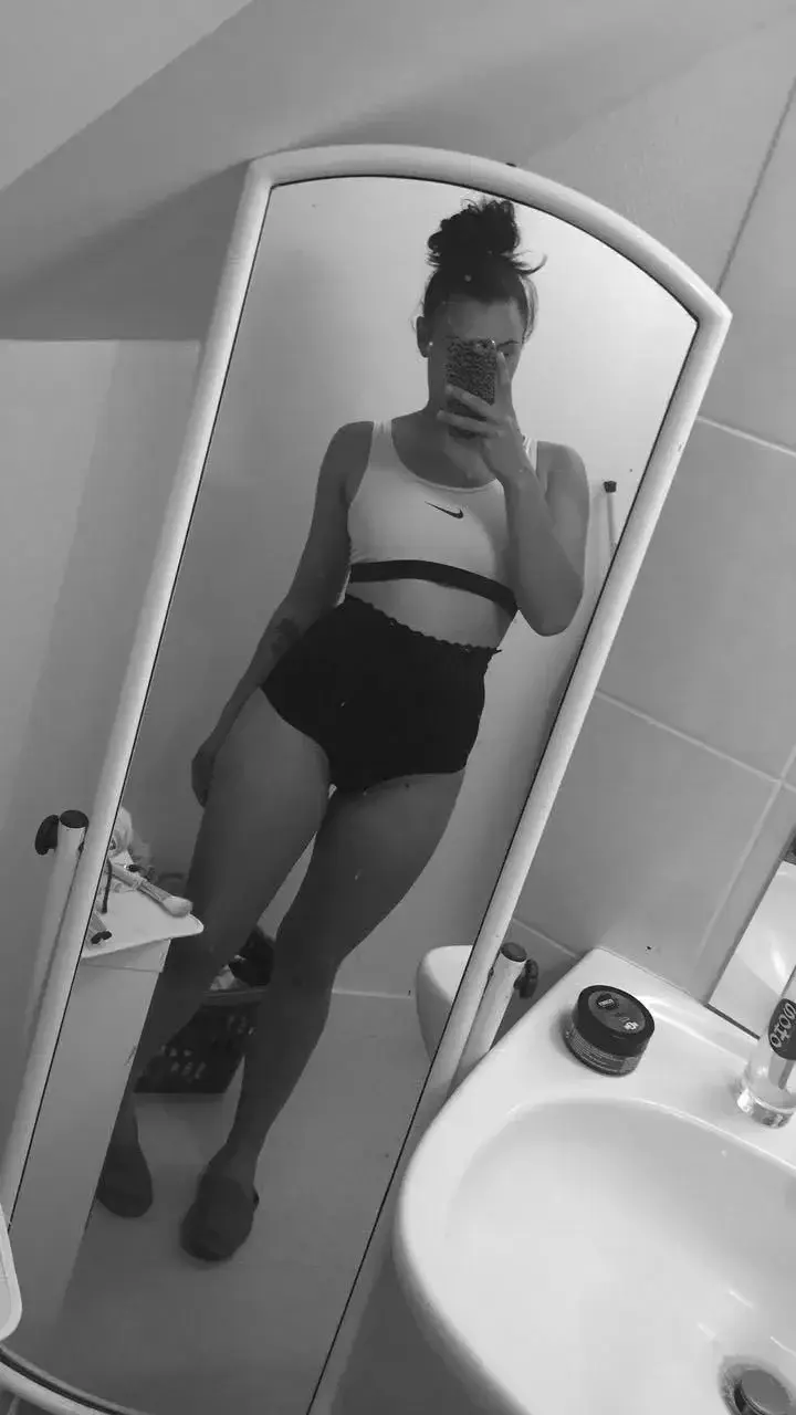 Leak & nude 1 — _bruneettee_