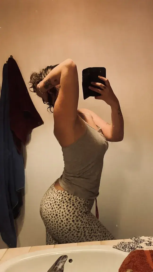 Leak & nude MYM — anthropol0ve : « média » (MYM)