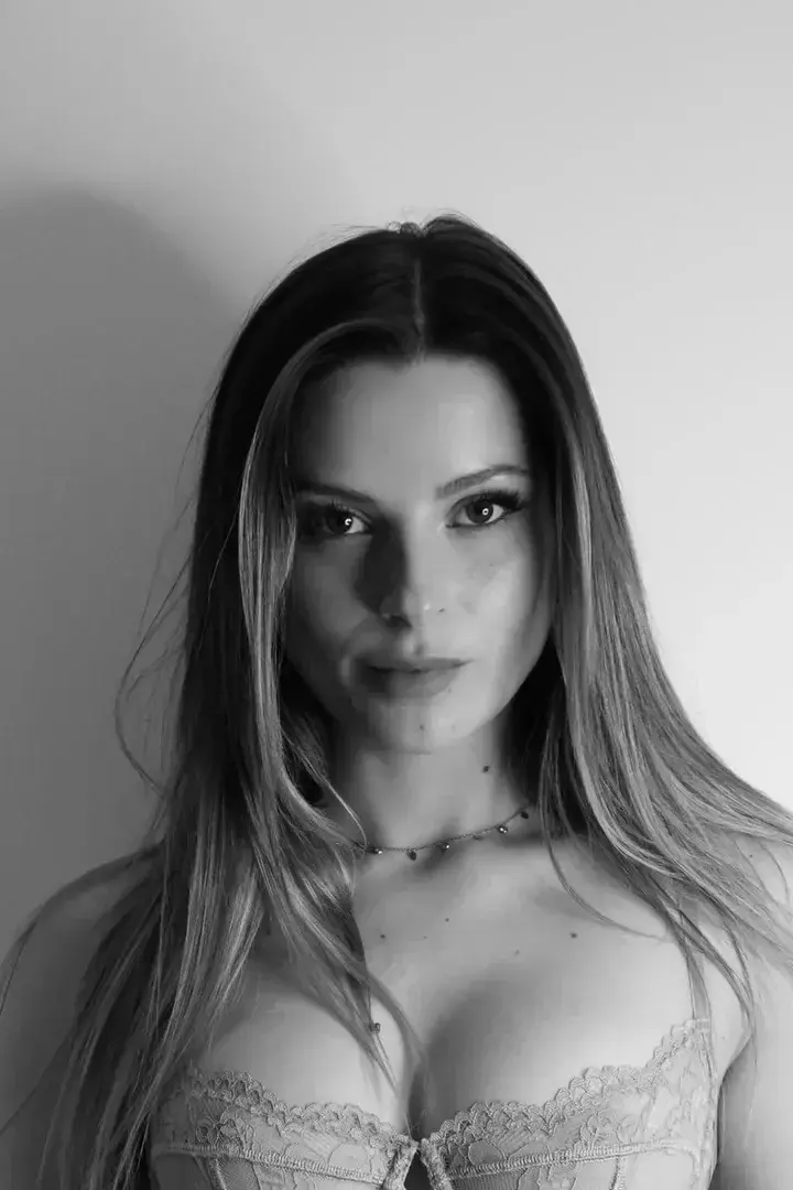 La beauté réside dans l'authenticité...Prêt à voir la vrai moi ? 😏